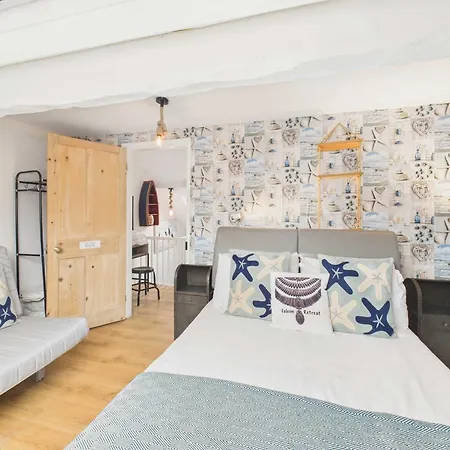 Host & - Falcon Retreat *