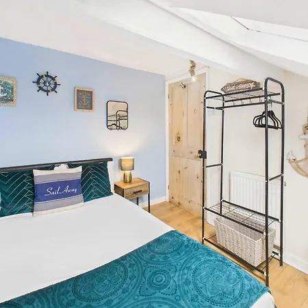 Host & - Falcon Retreat Holiday home *