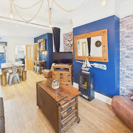 Host & - Falcon Retreat Holiday home