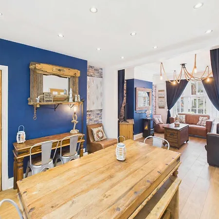 Holiday home Host & - Falcon Retreat Whitby